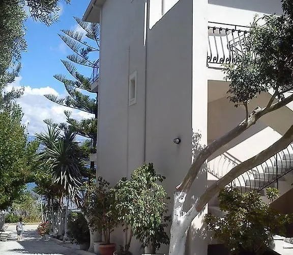 Sea Breeze 公寓式酒店 3*